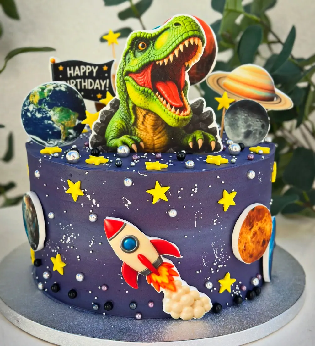 Tort cu dinozaur în spațiu